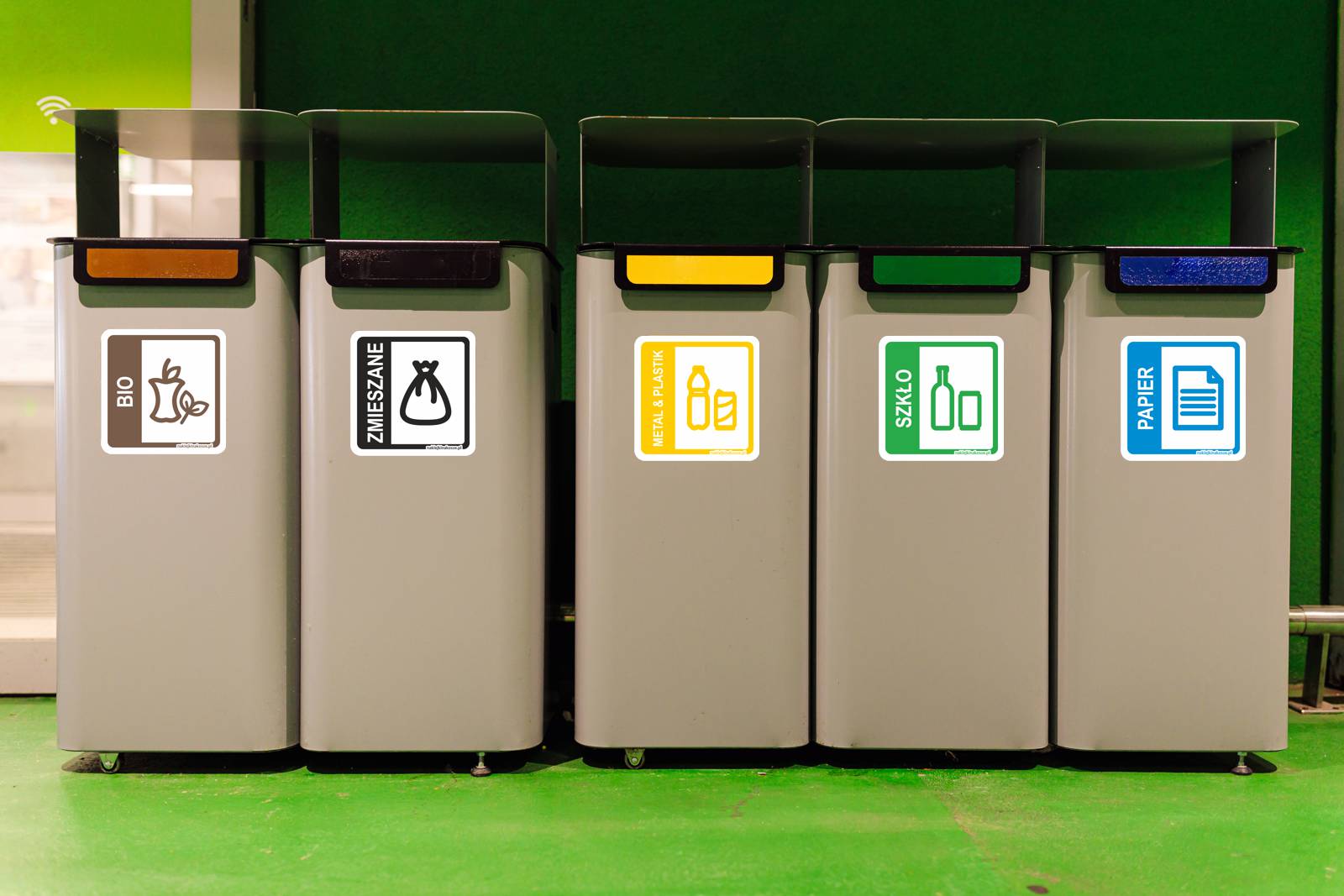Naklejki na kosze do segregacji odpadów